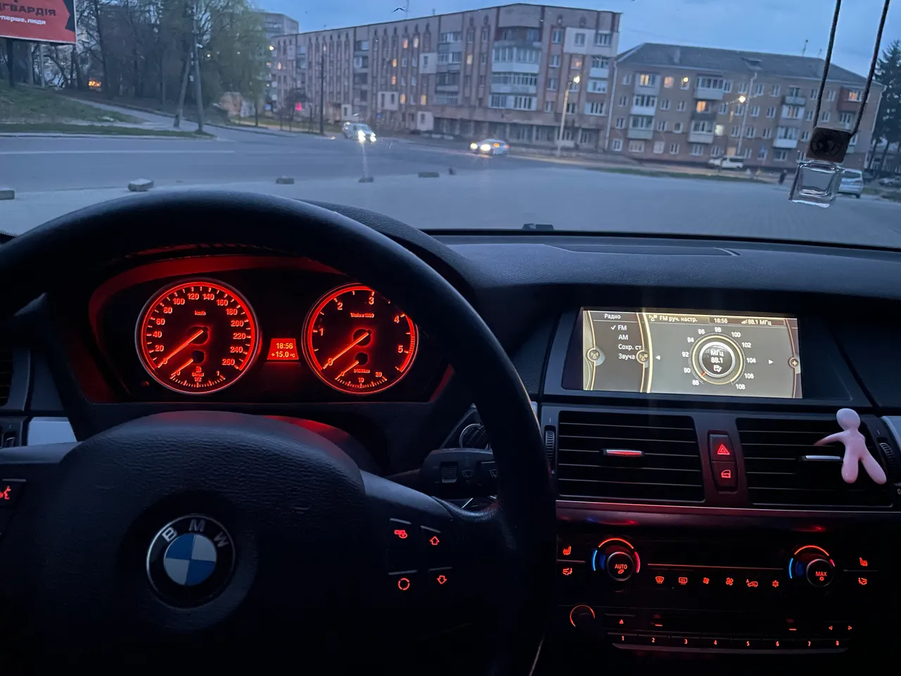 BMW X5 - фото 16