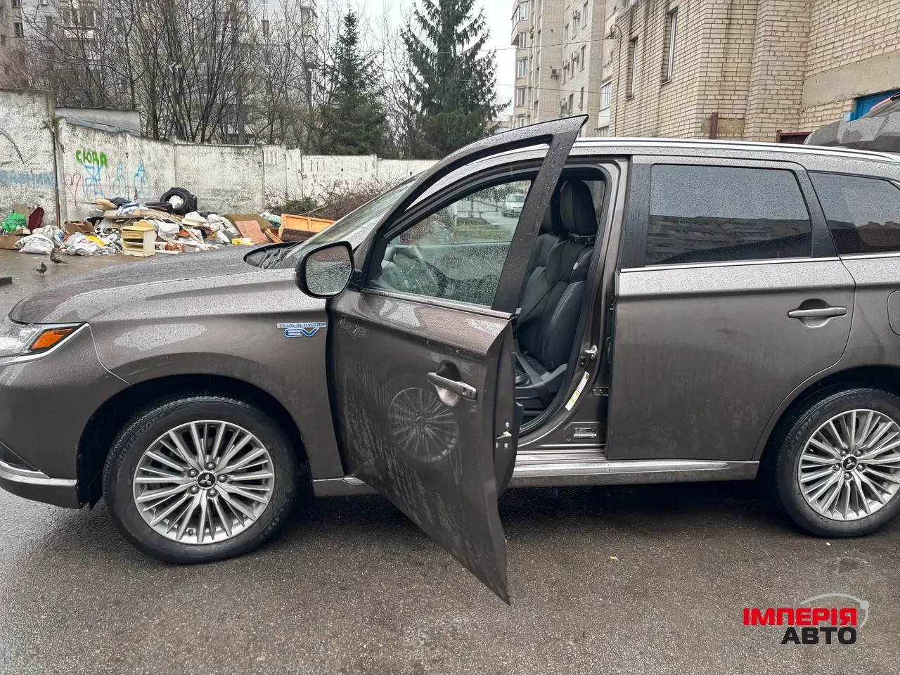 Mitsubishi Outlander - фото 3