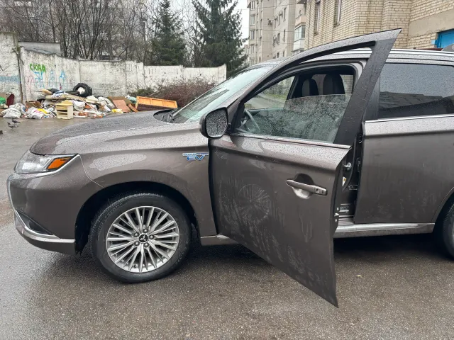 Mitsubishi Outlander - фото 5