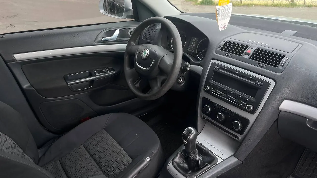 Skoda Octavia - фото 4