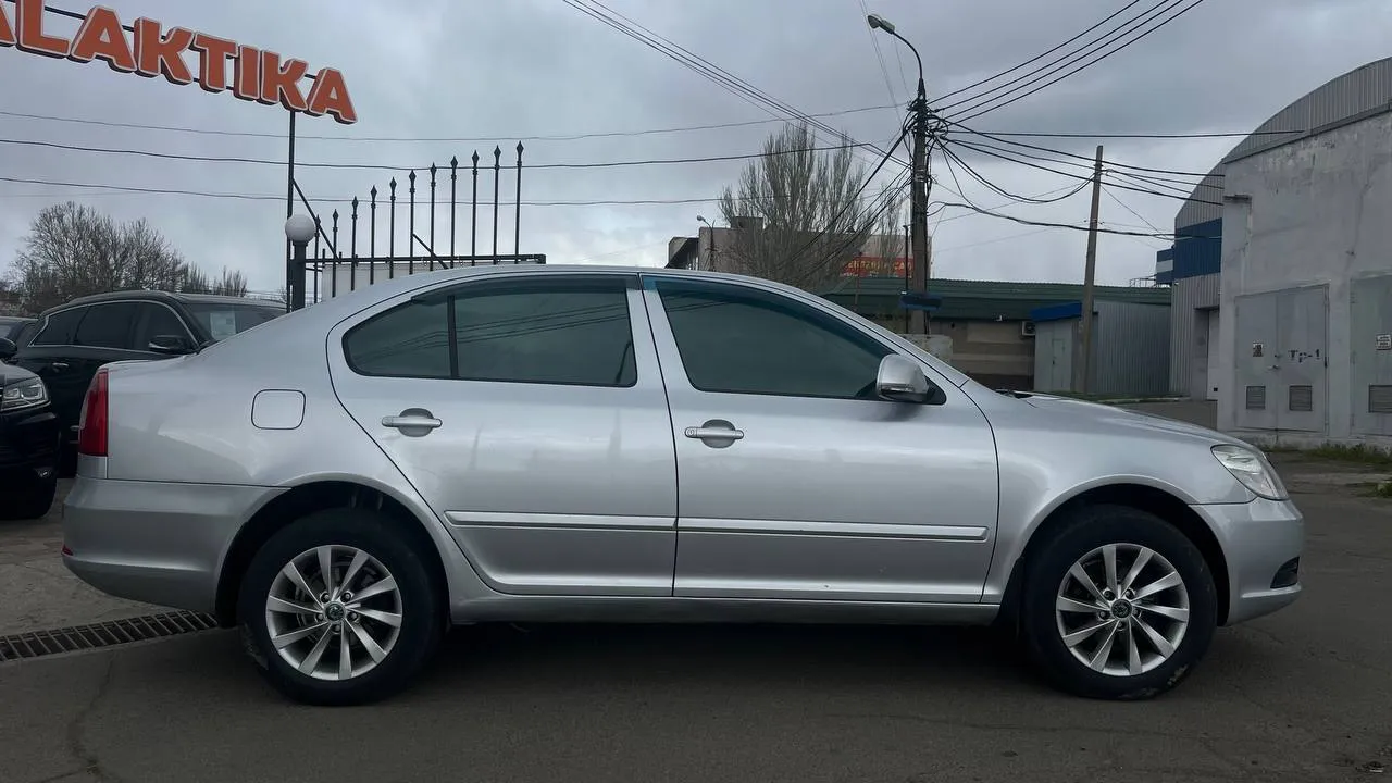 Skoda Octavia - фото 8