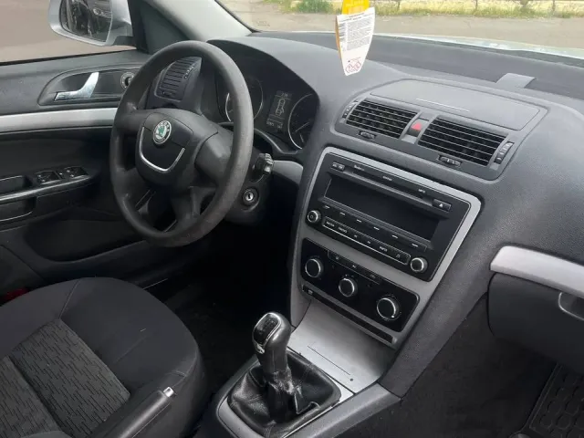 Skoda Octavia - фото 4
