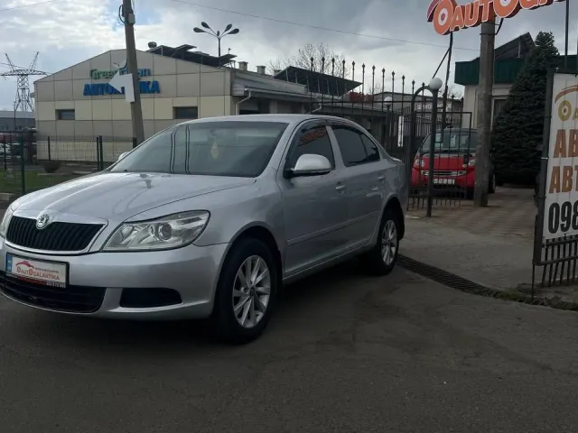 Skoda Octavia - фото 3
