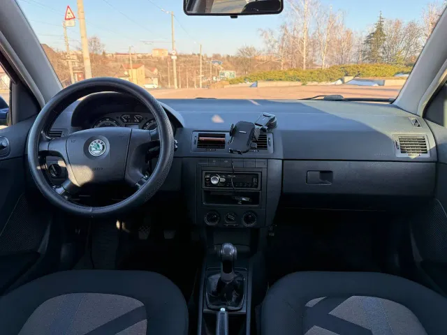 Skoda Fabia - фото 4