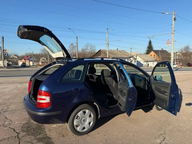 Skoda Fabia - фото 2