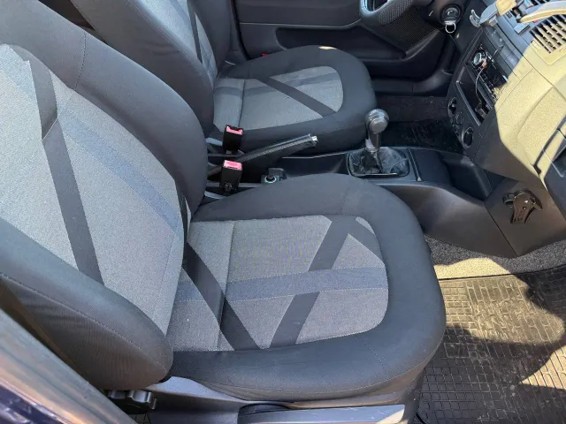 Skoda Fabia - фото 5