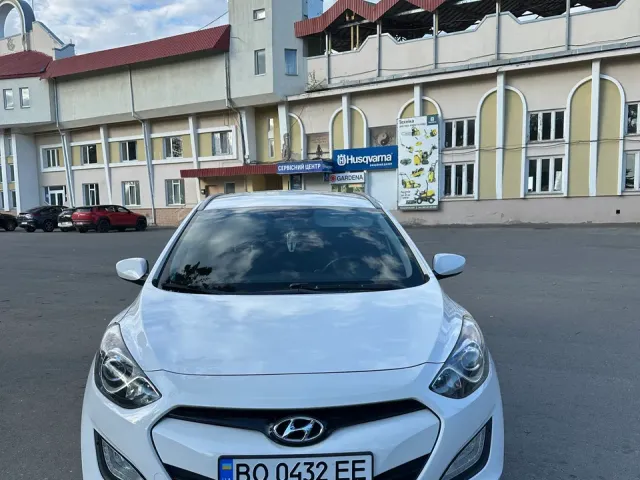Hyundai i30 - фото 1