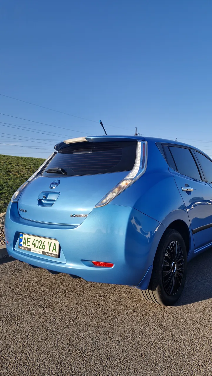 Nissan Leaf - фото 2
