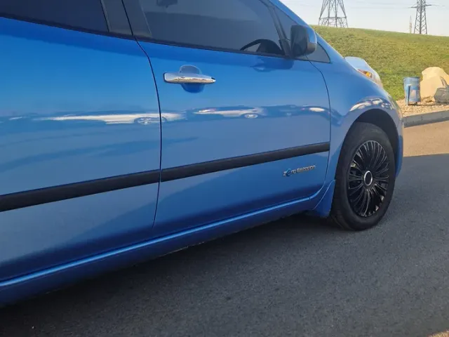 Nissan Leaf - фото 1