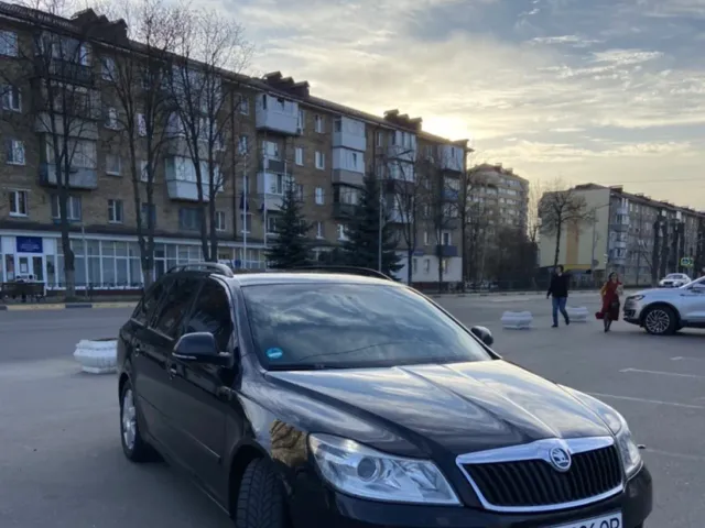 Skoda Octavia - фото 3