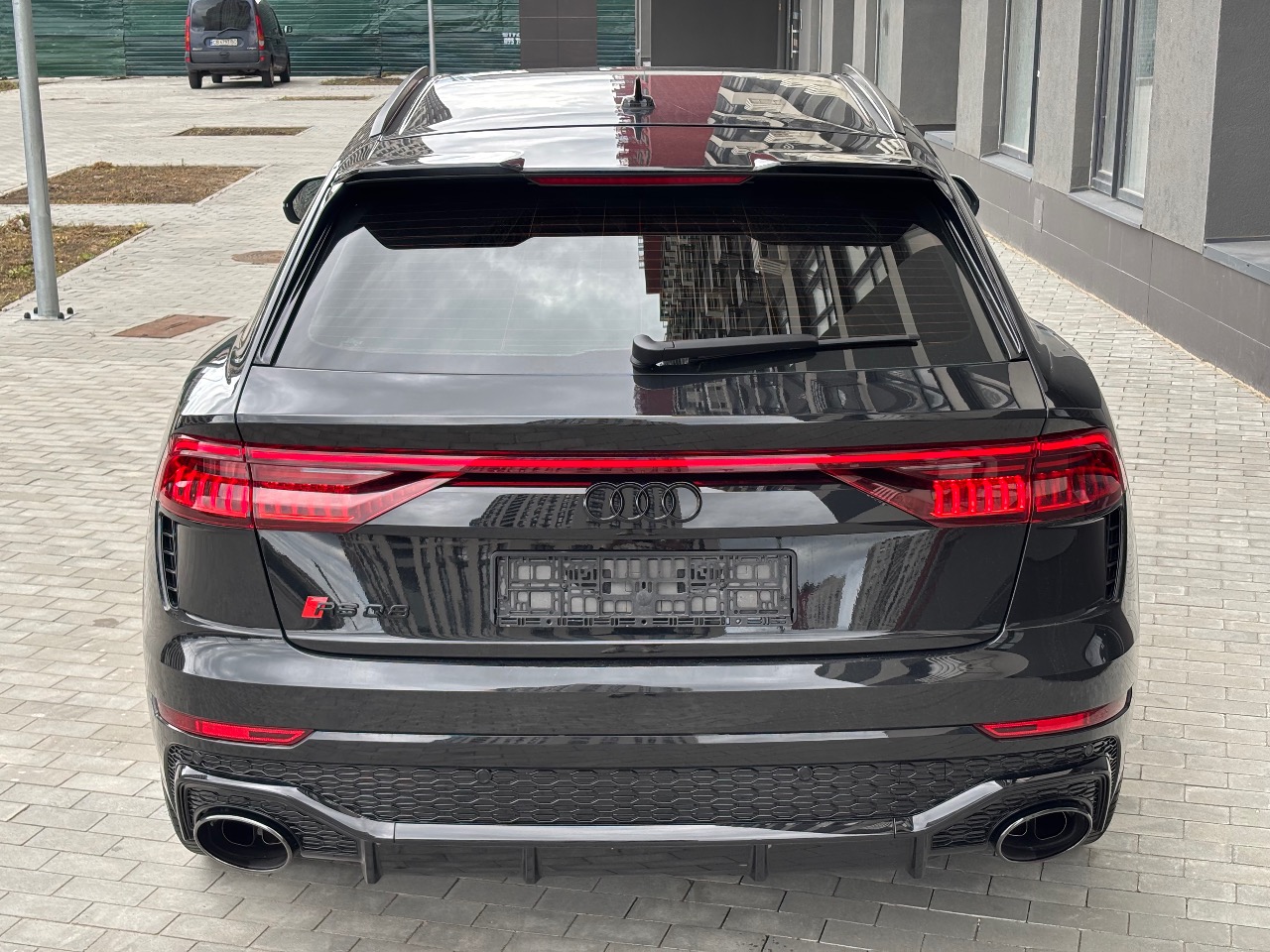 Audi RS Q8 - фото 6