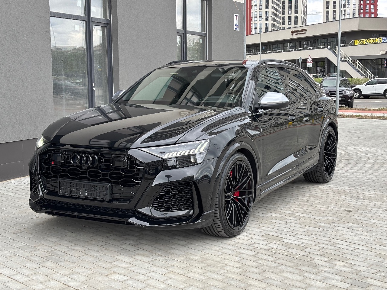 Audi RS Q8 - фото 7