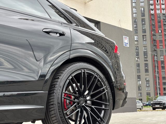 Audi RS Q8 - фото 5