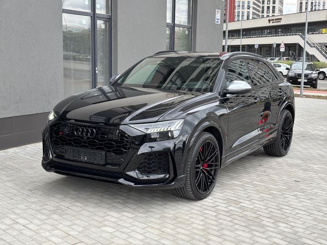 Audi RS Q8 - фото 1