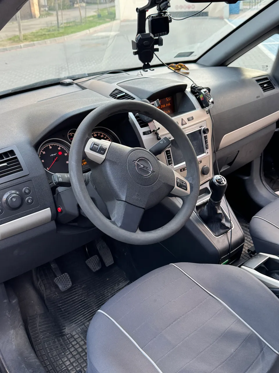 Opel Zafira - фото 11