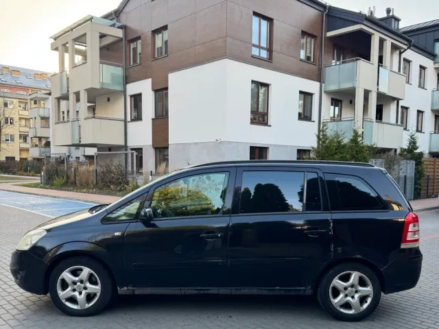 Opel Zafira - фото 5