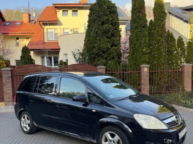 Opel Zafira - фото 3