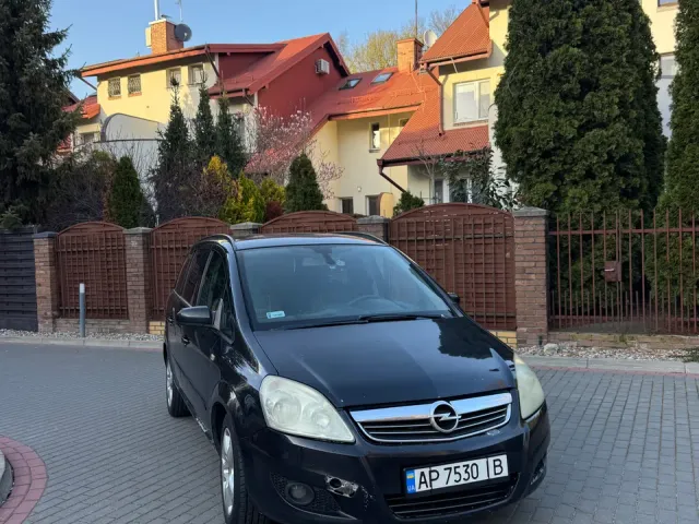 Opel Zafira - фото 2