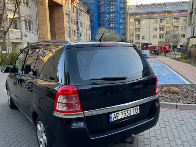 Opel Zafira - фото 4