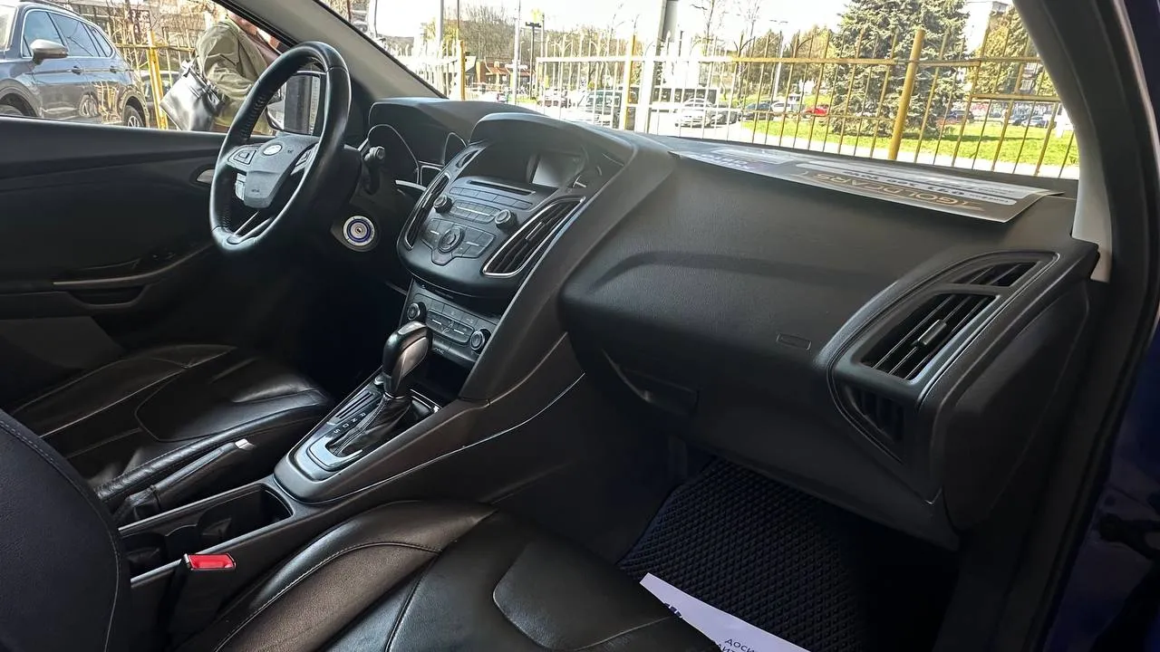 Ford Focus - фото 3