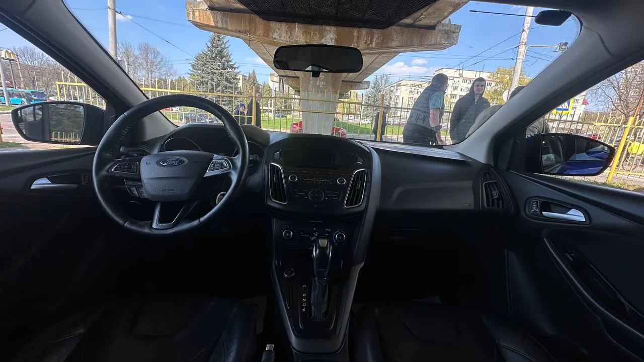 Ford Focus - фото 6