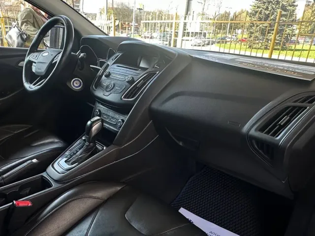 Ford Focus - фото 3
