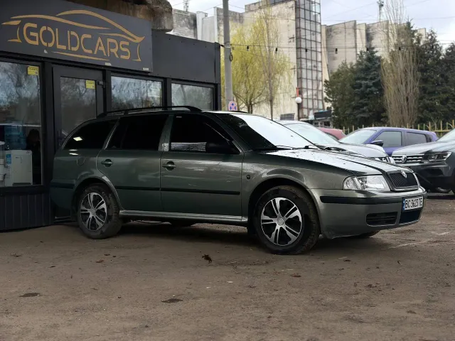 Skoda Octavia - фото 2