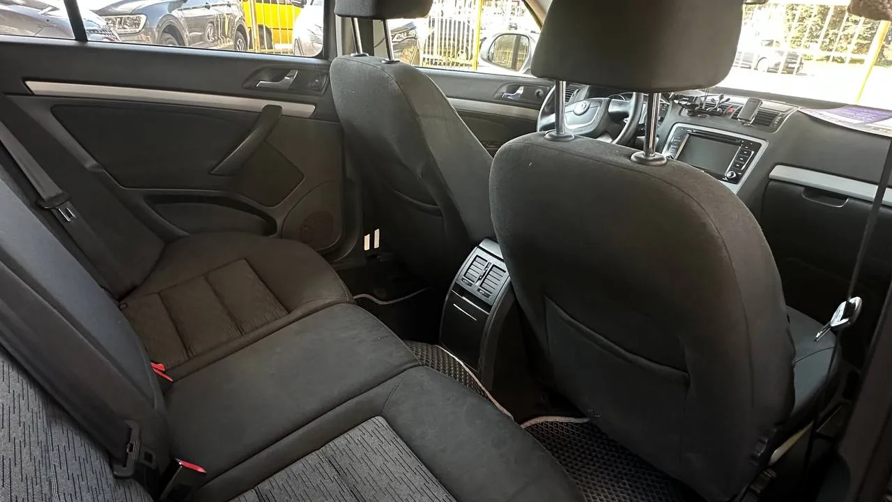 Skoda Octavia RS - фото 9