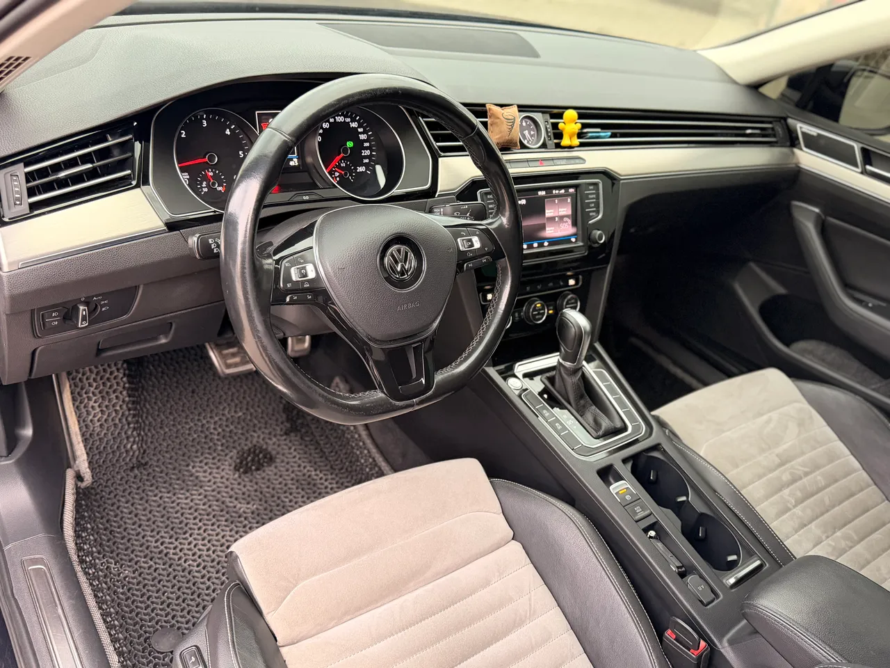 Volkswagen Passat - фото 15