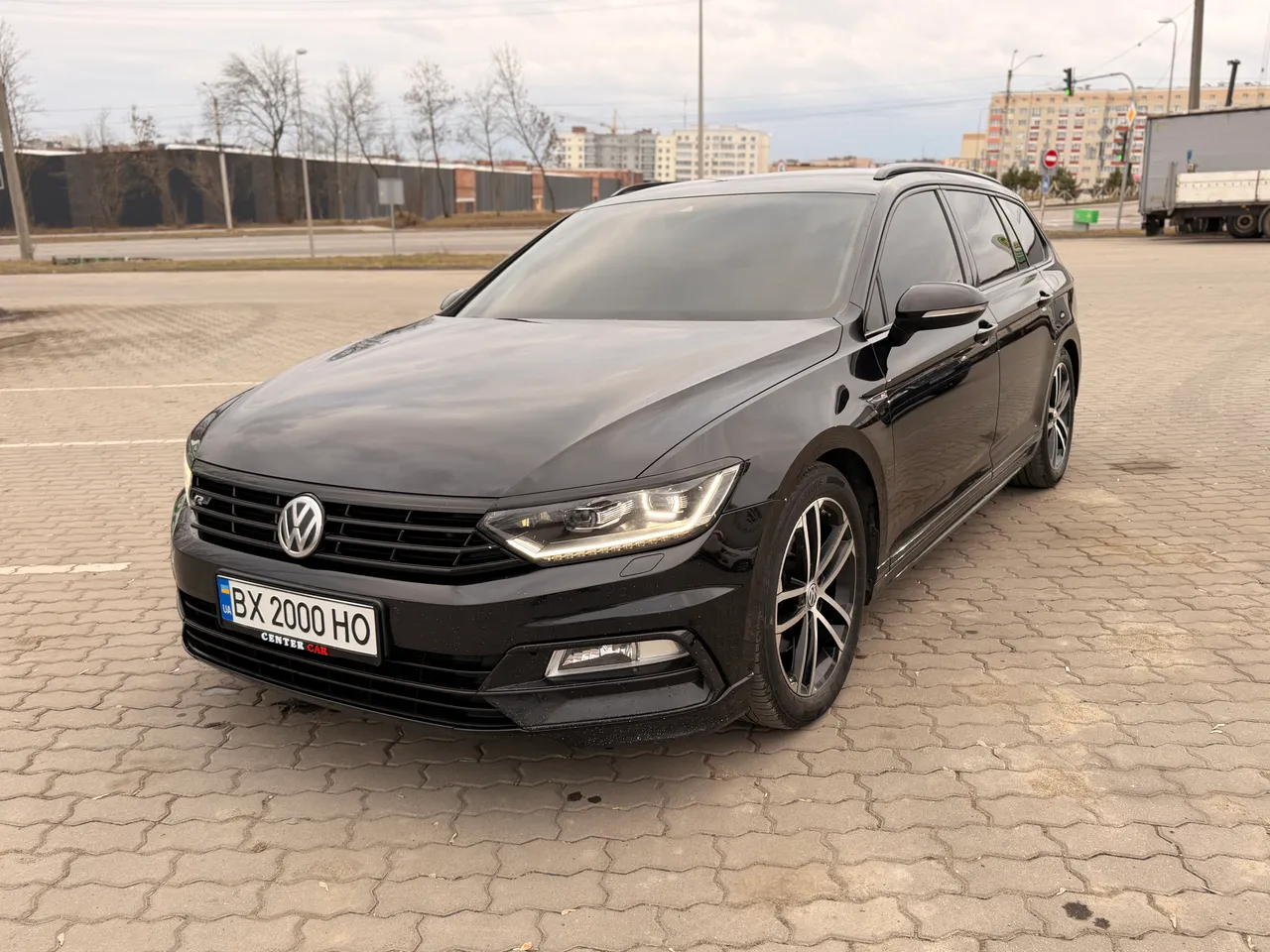 Volkswagen Passat - фото 4