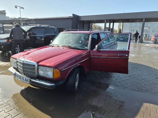 Mercedes-Benz W123 - фото 4