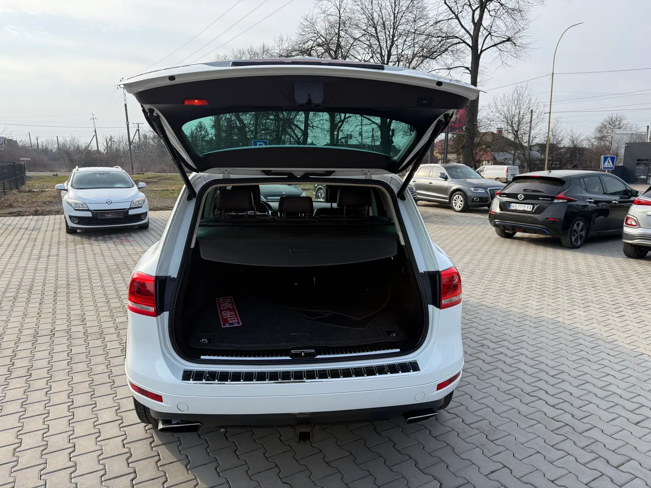 Volkswagen Touareg - фото 13