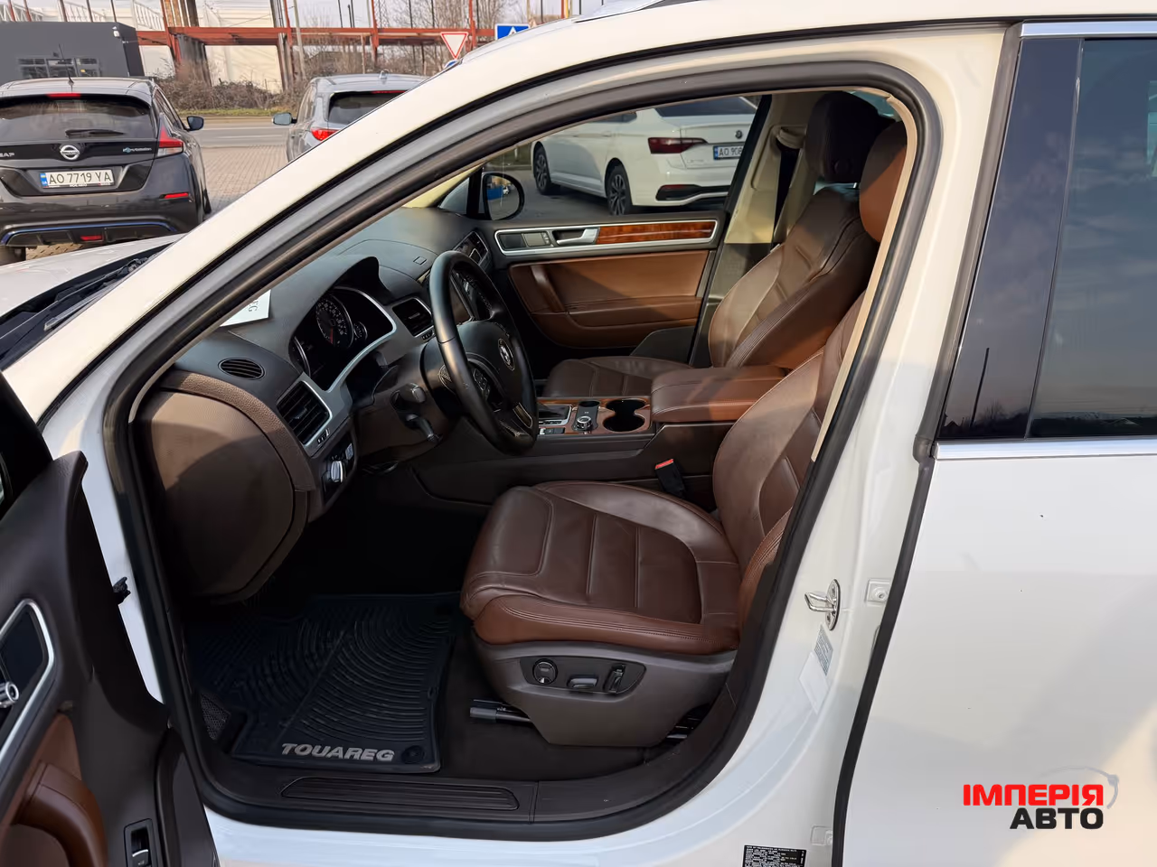 Volkswagen Touareg - фото 17