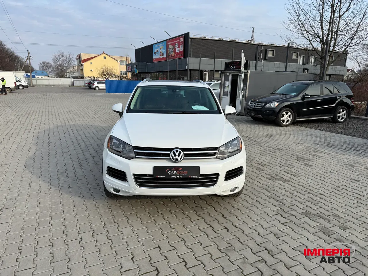Volkswagen Touareg - фото 1