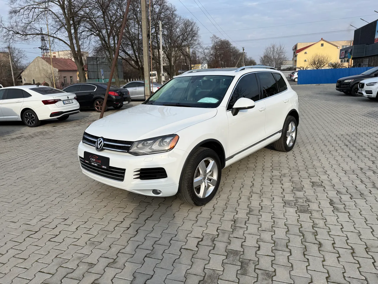 Volkswagen Touareg - фото 2
