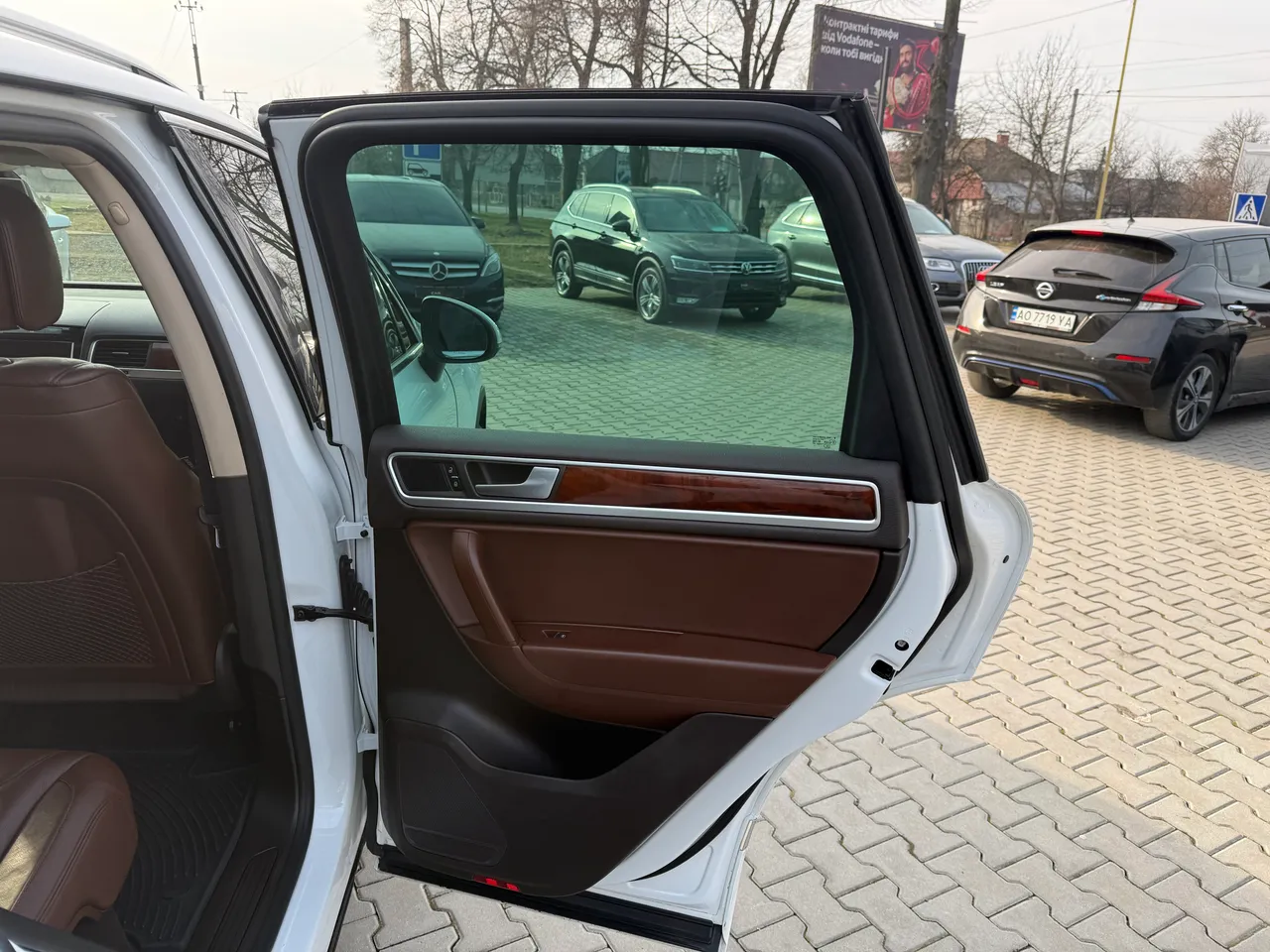 Volkswagen Touareg - фото 14