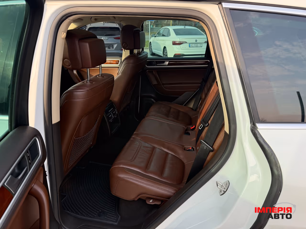 Volkswagen Touareg - фото 19