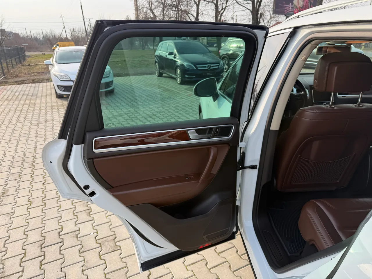 Volkswagen Touareg - фото 9