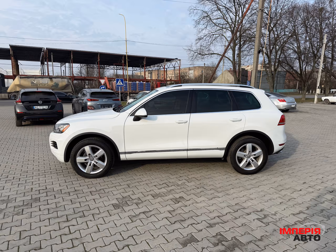 Volkswagen Touareg - фото 1