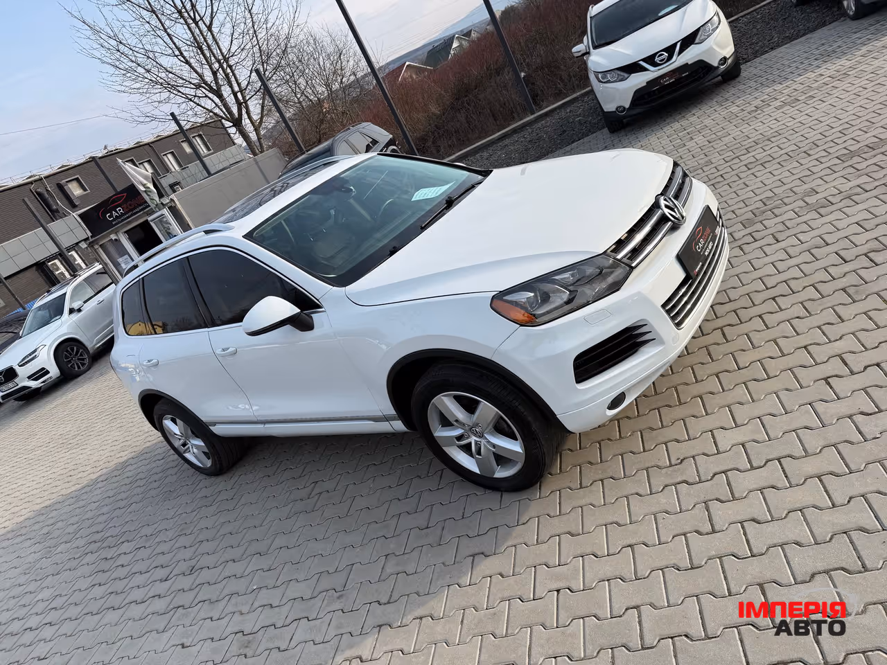 Volkswagen Touareg - фото 14