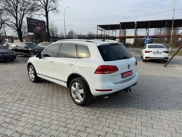 Volkswagen Touareg - фото 3