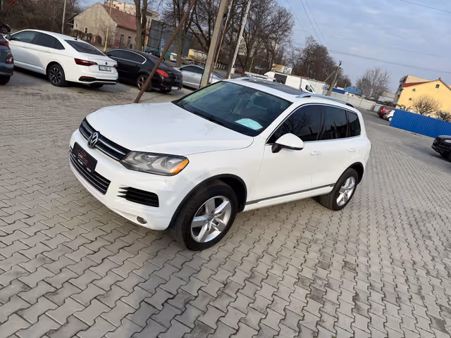 Volkswagen Touareg - фото 5