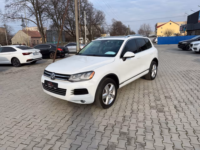 Volkswagen Touareg - фото 4
