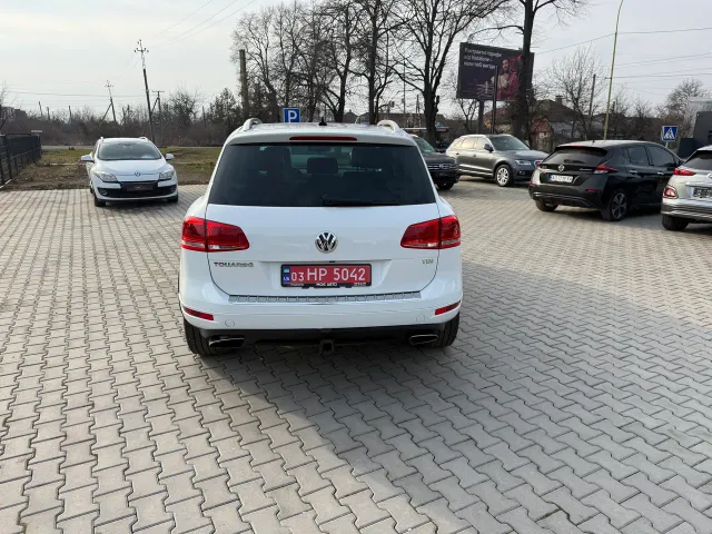 Volkswagen Touareg - фото 5