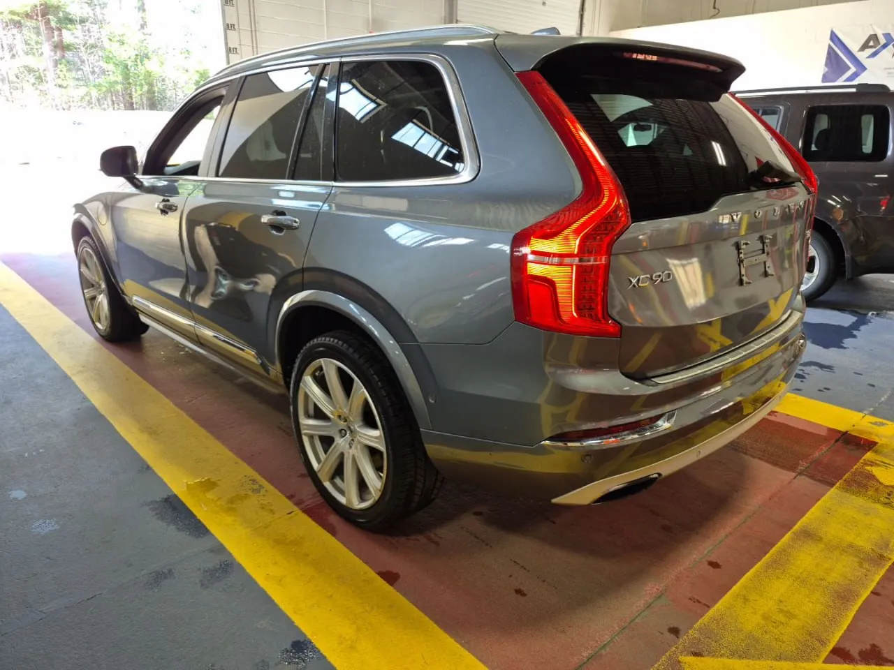 Volvo XC90 - фото 11