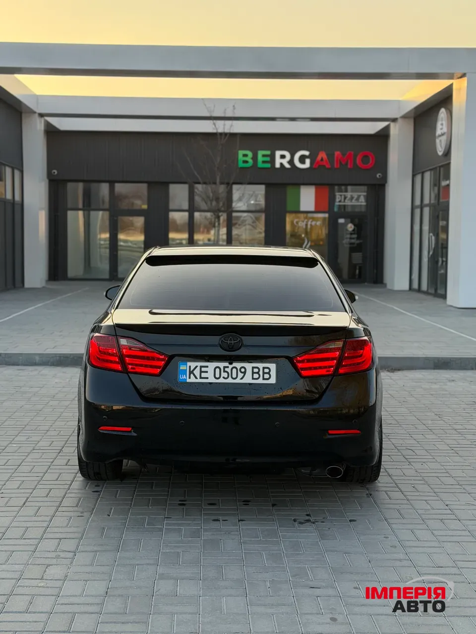Toyota Camry - фото 4