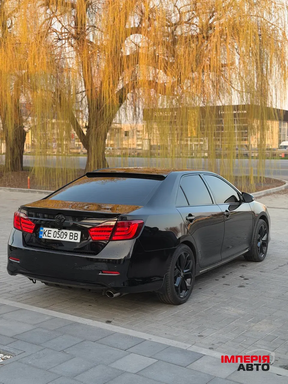 Toyota Camry - фото 2
