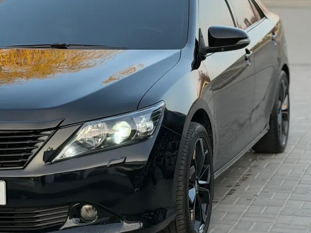 Toyota Camry - фото 1
