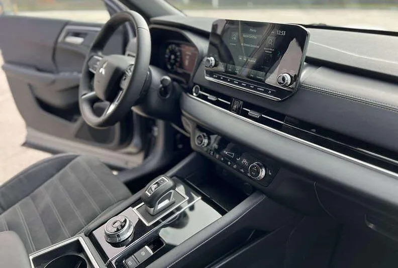 Mitsubishi Outlander - фото 7