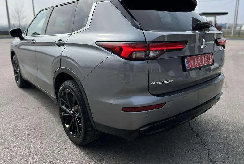 Mitsubishi Outlander - фото 4